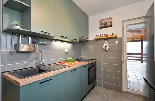 Popovaca House | Modern home with pool and view