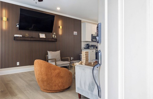 Charlotte House | Modern House in Great Location with GAME ROOM!