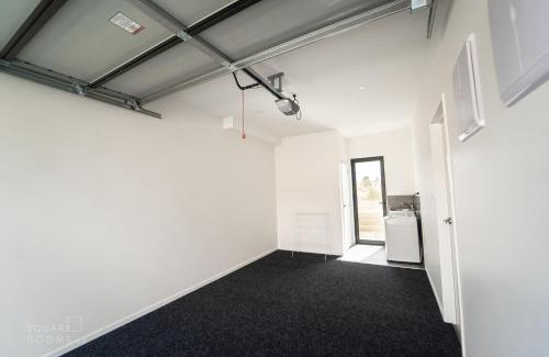 Howick House | Modern Howick Town House Fibre WiFi Netflix