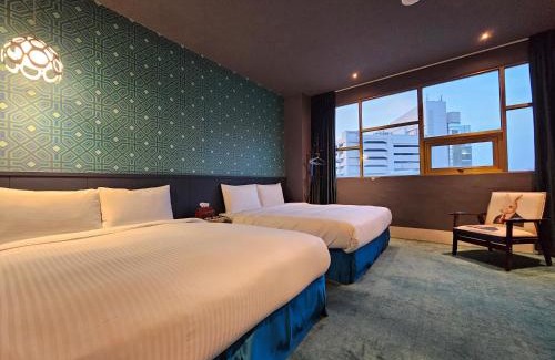 Central District Hotel | Modern Inn