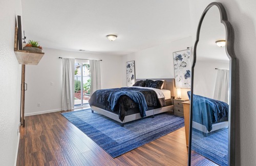 Tehachapi House | Modern | King, Queens | Spacious w/Stocked Kitchen