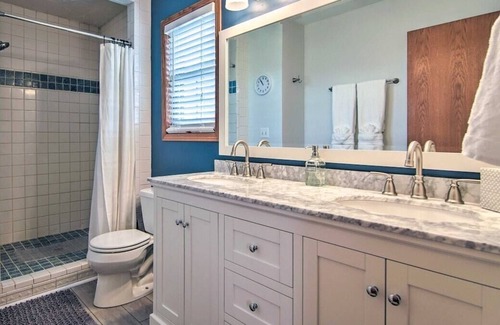 Zenda House | Modern Lake Geneva Home - 1 Mi to Boat Launch