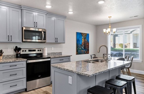 Garden City House | Modern Lake Retreat | Steps to Marina & Adventure