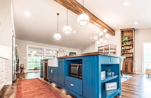 Scottsboro House | Modern Lakefront Home on Lake Guntersville