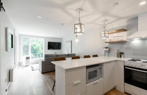 Mont-Tremblant Village Condo | Modern Lodge Pool & Spa | Mont-Tremblant