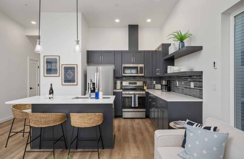 Lincoln City Condo | Modern Loft, Heart of Taft District @pinpointstays