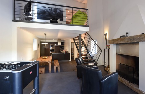 Vernate Apartment | Modern loft in Ticino, quiet location, family-friendly, pool
