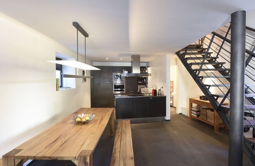 Vernate Apartment | Modern loft in Ticino, quiet location, family-friendly, pool