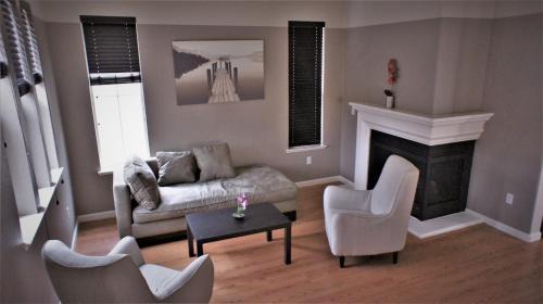 Rancho Cordova House | Modern Luxury Living, relax and enjoy your stay!