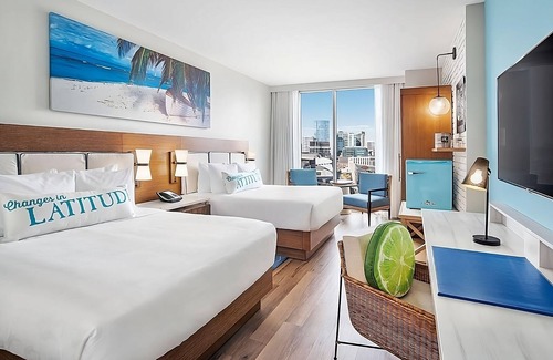 Sobro Hotel | Modern Luxury Stay, Nashville! HUGE Suites, Pool!