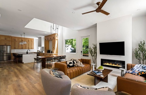 Edgewood House | Modern Luxury Treehouse - 6 Bedrooms & 6 Baths