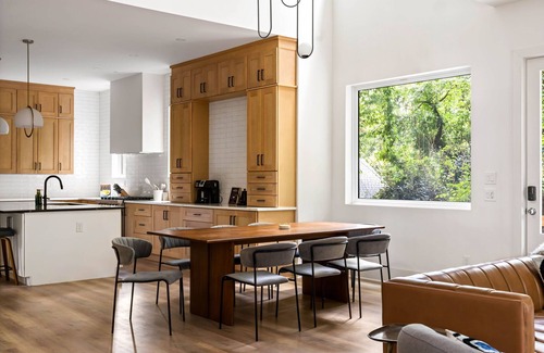 Edgewood House | Modern Luxury Treehouse - 6 Bedrooms & 6 Baths