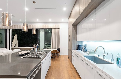 Melrose Villa | Modern Luxury Villa w/Rooftop