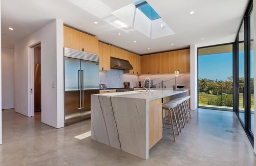 Western Malibu House | Modern Malibu Home with Amazing Views, Salt Water Pool & Gourmet Kitchen