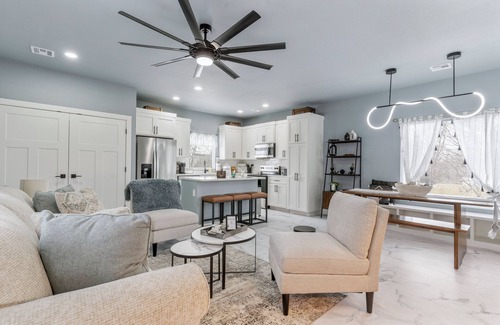 Tulsa House | Modern Masterpiece in Downtown Tulsa-Sleeps 6