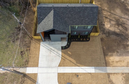 Tulsa House | Modern Masterpiece in Downtown Tulsa-Sleeps 6