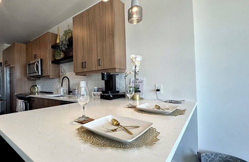 Westside Condo | Modern Midtown Getaway Near Stadium & Dining