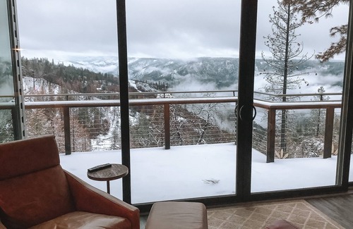 Foresthill House | Modern Mountain Getaway with Panoramic Canyon Views
