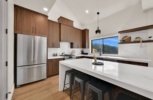 Powder Mountain Condo | Modern Mountain Retreat. Lift Ticket Privileges & Stunning Views