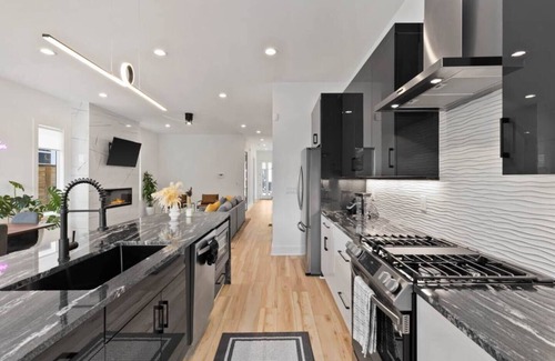 North Nashville House | Modern New Nashville oasis minutes to broadway