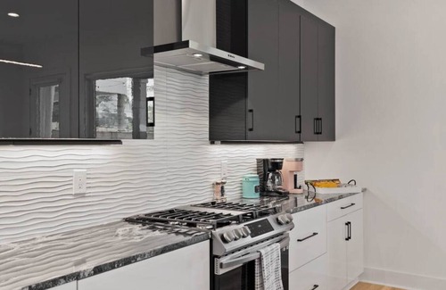 North Nashville House | Modern New Nashville oasis minutes to broadway