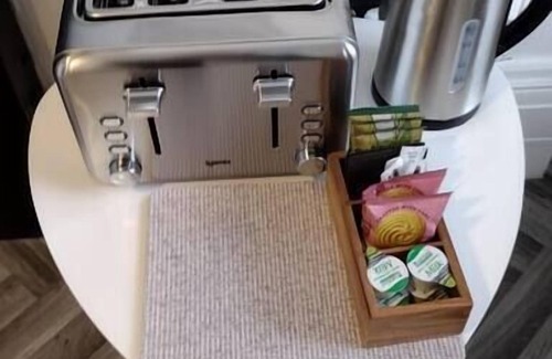 Worksop Apartment | Modern newly refurnished apartment in the heart of Sherwood Forest- Worksop Nottinghamshire