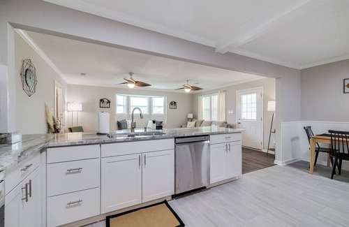 Port Wentworth House | Modern newly renovated home close to Savannah/Hilton Head