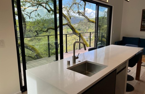 Sleepy Hollow Apartment | Modern Oasis in San Anselmo - Stunning Views & Ultimate Privacy