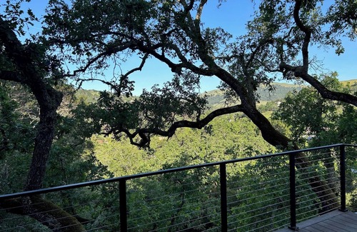 Sleepy Hollow Apartment | Modern Oasis in San Anselmo - Stunning Views & Ultimate Privacy