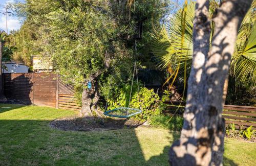 Peacock Villa | Modern Oceanside Stay with Yard & Laidback Vibes