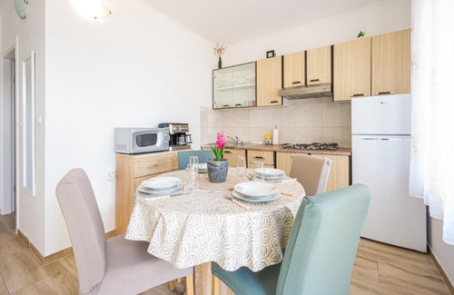 Metajna Apartment | Modern Oceanview