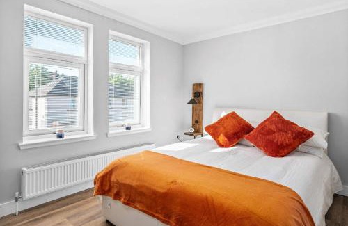 Oban House | Modern & Peaceful 2BR Home - Free Parking