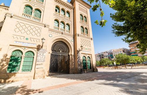Plaza de Toros-Doctores-San Lazaro Apartment | Modern Plaza de Toros Apartment with Free Parking