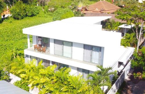 Nai Harn Villa | Modern pool villa 3 bedrooms