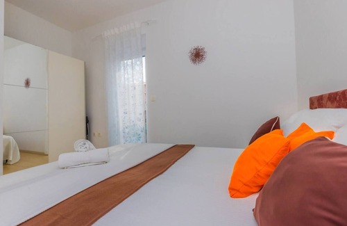 Selce Villa | Modern pool villa near the beach!