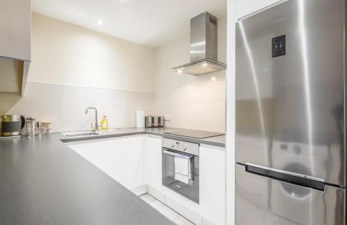 Cherry Hinton Apartment | Modern & Private - Free Parking