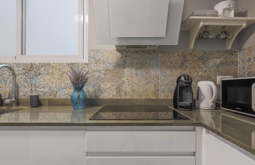San Roque Apartment | Modern & quiet apartment in typical Sevilla house