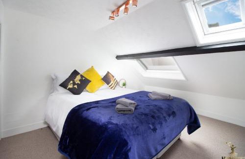 Exeter House | Modern Quirky Exeter City Cottage 2 min walk - shops