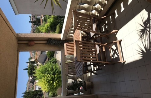 Le Cannet Apartment | Modern renovated 2-bedroom apartment in a quiet area, 3km from La Croisette and from the air-conditioned beaches