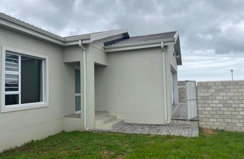 Jeffreys Bay House | Modern Retreat in Jeffreys Bay