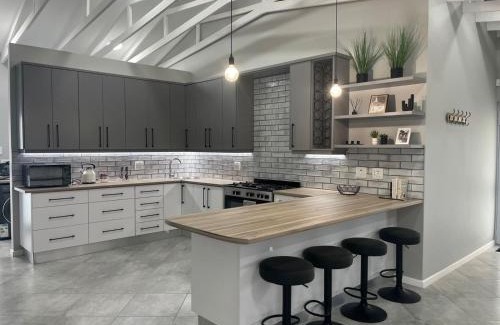 Jeffreys Bay House | Modern Retreat in Jeffreys Bay