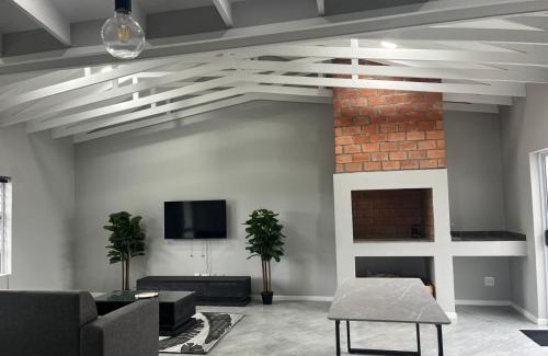 Jeffreys Bay House | Modern Retreat in Jeffreys Bay