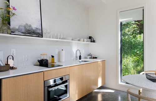 Asheville Cabin | Modern Retreat in Nature | Cozy Hot Tub | Creek | Firelight at Shope Creek