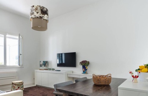 Eastern Sicily Villa | Modern romantic villa near the sea