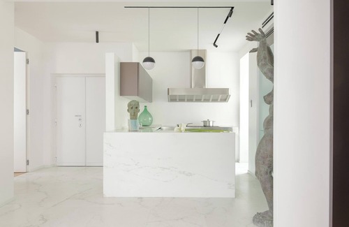 Trionfale Condo | Modern Rooftop Getaway: Arte della Medaglia Gallery House