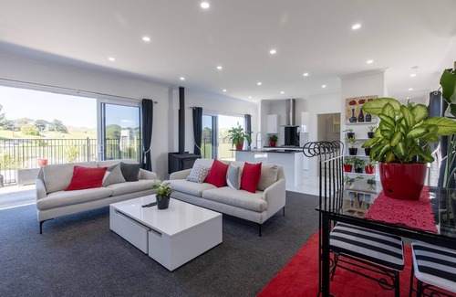 Ormondville House | Modern Rural Retreat . Country Living at its Best