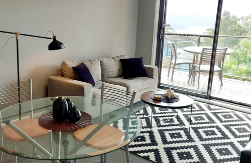 Bilgola Plateau Apartment | Modern self contained apartment with beautiful views over Pittwater.