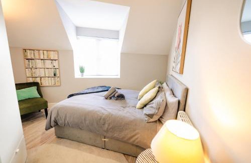 Pontcanna Apartment | MODERN SPACIOUS 2-BED & High Ceiling