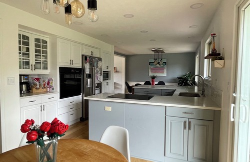 Arapahoe Ridge House | Modern, spacious home in idyllic neighborhood. Perfect for families.