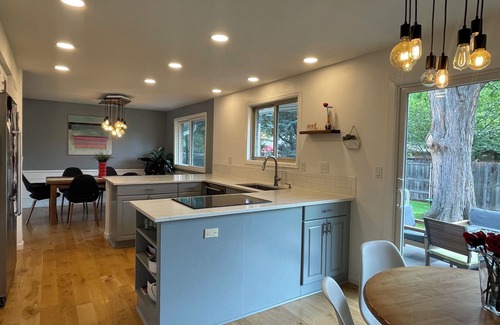 Arapahoe Ridge House | Modern, spacious home in idyllic neighborhood. Perfect for families.